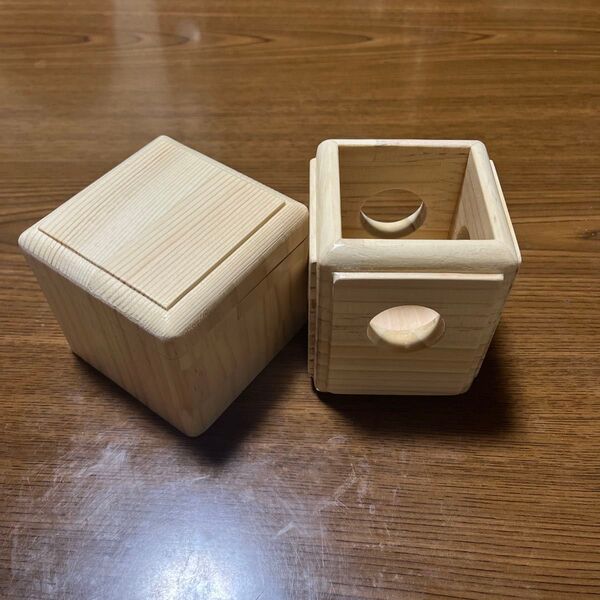 (セール品)木製、蓋付き小物入れ、ペン立て(2点)