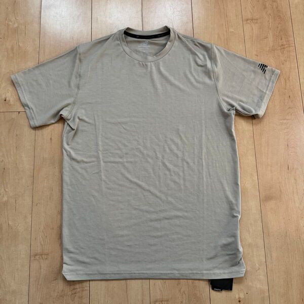 新品未使用■New Balanceニューバランス■速乾性能Tシャツ■M■ベージュ