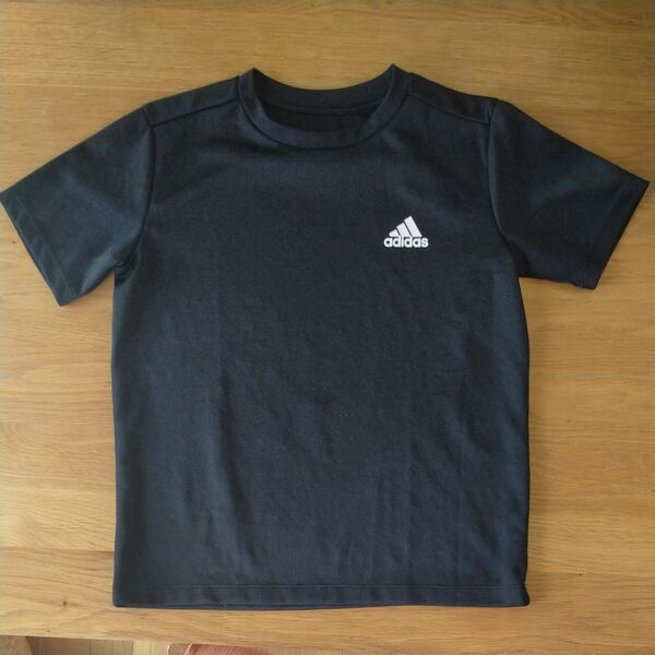 140 adidas Tシャツ 黒
