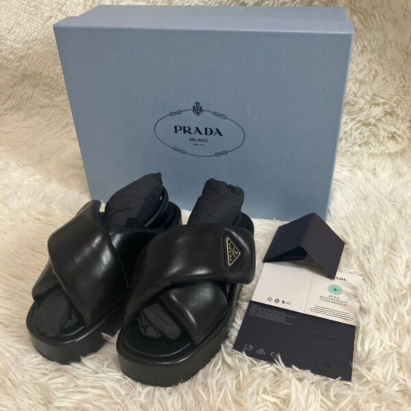 【新品未使用】PRADA ブラックパデッドナッパレザー サンダル 35.5