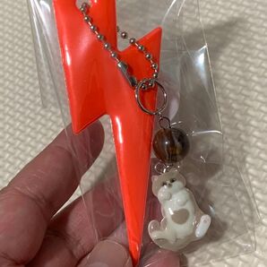 反射板稲妻キーホルダー 猫チャーム付き