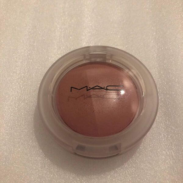 MAC グロー プレイ ブラッシュ トータリー シンクト