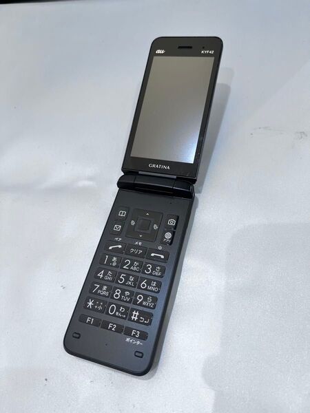 微美品 KYF42 ブラック au 残債無 動作不良なし シムロック解除済 GRATINA KYOCERA