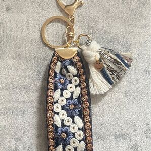 NO.14 インド刺繍リボンタッセル バッグチャーム