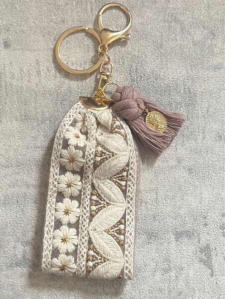 NO.15 インド刺繍リボンタッセル バッグチャーム キーホルダー