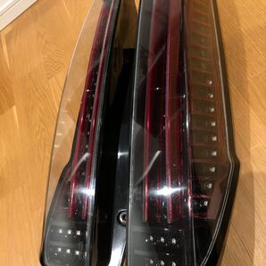 ヴォクシー クリスタルアイ LEDテールランプ