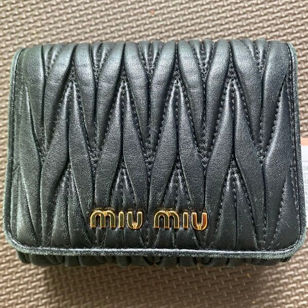 ミュウミュウ 三つ折り財布 ウォレット miumiu 財布 コンパクトウォレット 小銭入れ マテラッセ