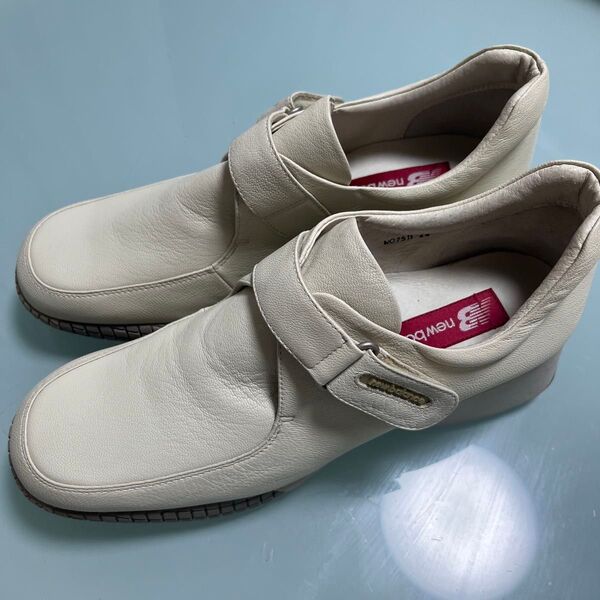New Balance ウォーキングシューズ オフホワイト 24cm