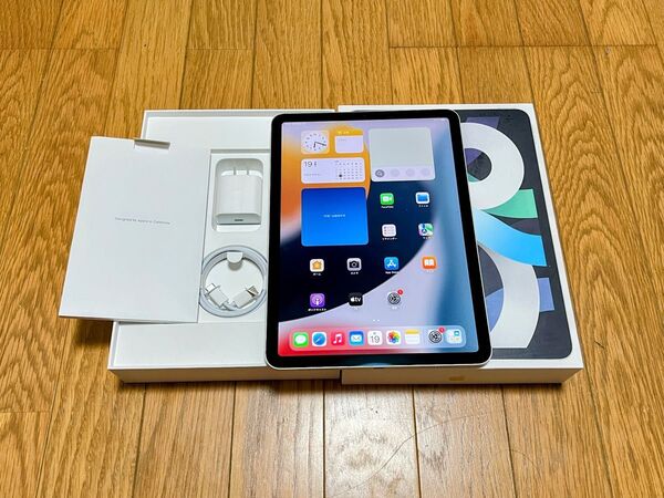 Apple iPad Air4(第4世代)シルバー 64GB Cellular+ Wi-Fiモデル SIMフリー