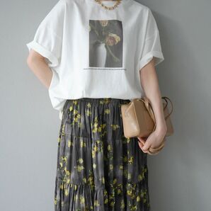 新品未使用品!人気夏服!フラワーフォトビッグTシャツ/オフ3 lumier