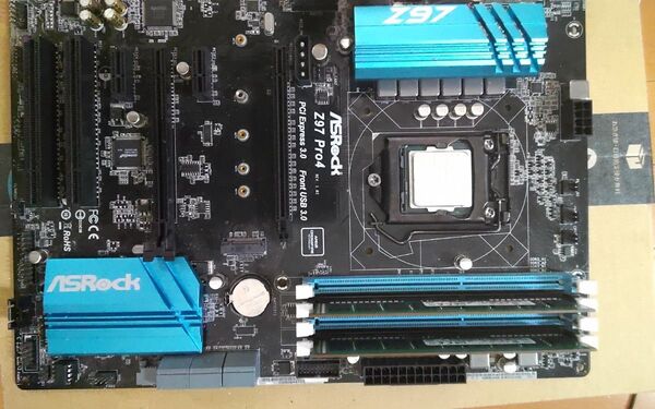 ASRock Z97 Pro4、i7 4790、DDR3 4GB×2のジャンク品のセット 不動品