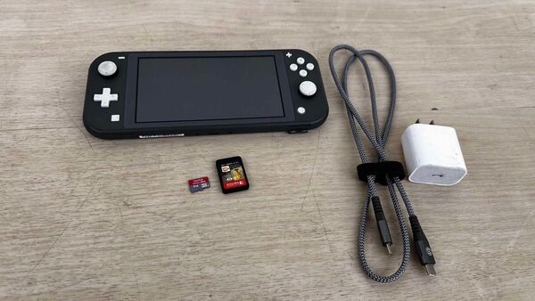 Nintendo Switch Lite ニンテンドースイッチライト HDH-001 ニンテンドー 任天堂
