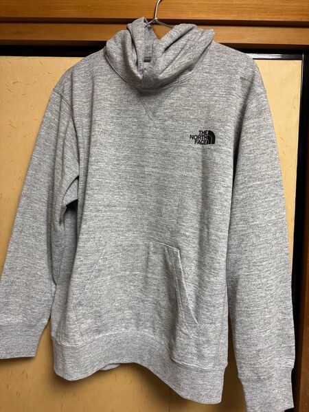THE NORTH FACE スクエアロゴ パーカー グレー