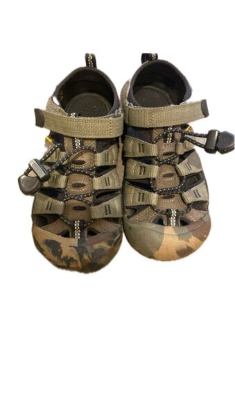 KEEN キッズ サンダル 迷彩柄