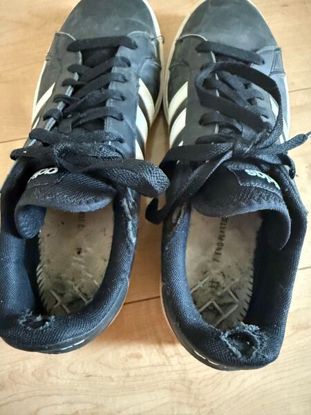 中古 25.5 アディダス 通学 運動靴