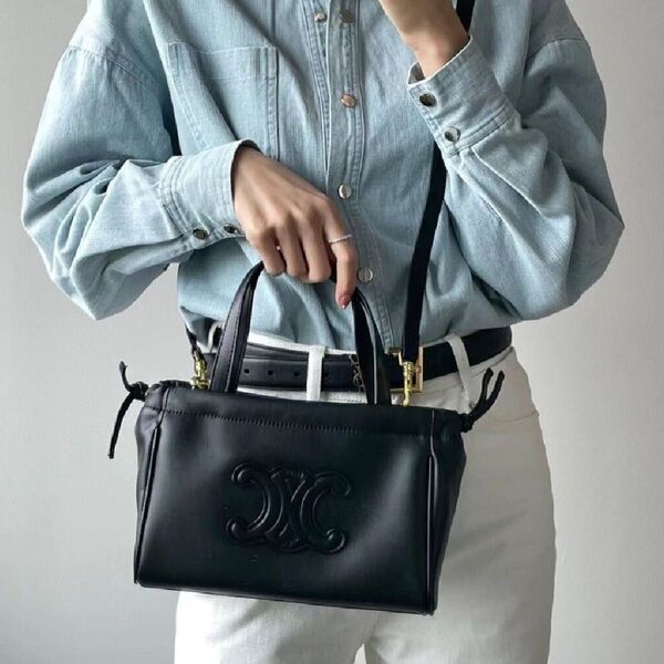 セリーヌ CELINE スモールカバ ドローストリング キュイルトリオンフ ショルダーバッグ ブラック