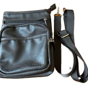 CONTROL ショルダーバッグ ブラウン