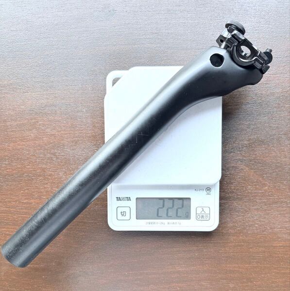 【美品】軽量カーボンシートポスト 径31.6mm 25cm 223g 300㎜