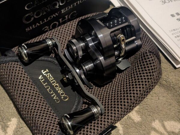 説明文必見美品値下げ交渉不可シマノ24 カルカッタコンクエスト 30HGシャーロエディション 新品HEIGHTN カーボンハンドル