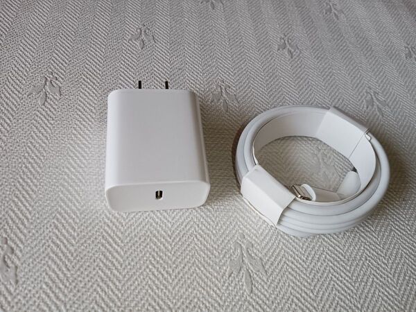 Apple 純正 20W USB-C電源アダプタ 充電ケーブル 2点セット