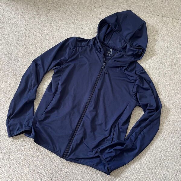 美品【紫外線対策】UVカット UNIQLO ユニクロ エアリズムフルジップパーカー 紺 ネイビー 150