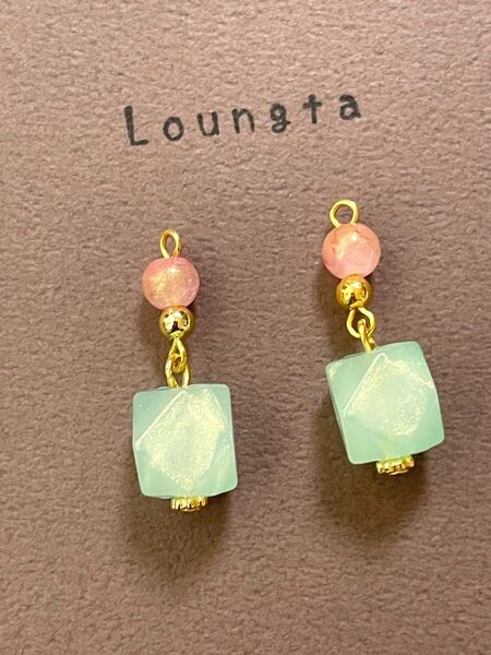 544ハンドメイドピアス 樹脂ピアス 金属フック 高品質樹脂ピアス 個性派ピアス イヤリング ノンホールイヤリング