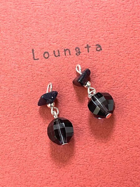 938ハンドメイドピアス ハンドメイドイヤリング 天然石ピアス ブルーサンド 細石とブラックブルーガラスビーズ 超軽いピアス