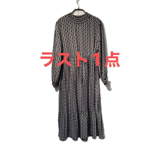 新品タグ付きモックネック長袖黒白プリーツワンピース卒入学セレモニー式典きちんと感あり裏地ありシンプルキレイワンピースポリで楽々です