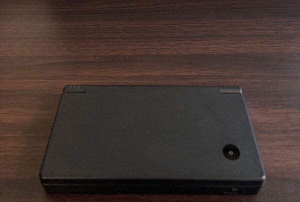 ニンテンドー DSi 本体 ブラック Nintendo DS i