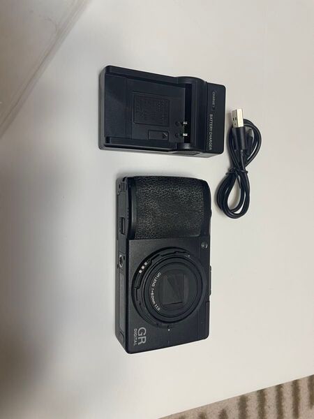 RICOH GR DIGITAL IIIデジタルカメラ 充電器付