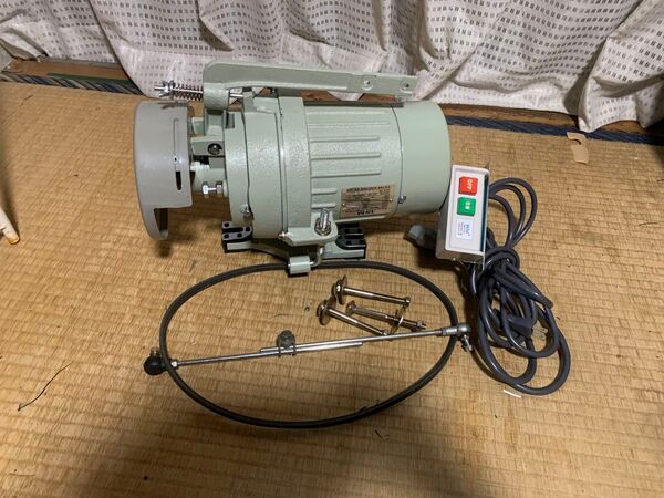 ミシンクラッチモーター 4P、100V未使用品