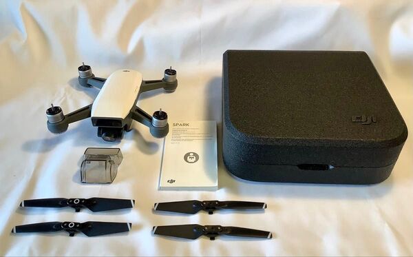 DJI SPARK DJI スパーク 機体本体のみ(送信機、バッテリー等無し)10数回飛行 極上中古 純正箱 テスト飛行、調整済み