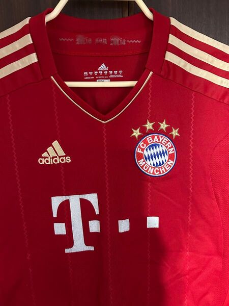 adidas FCバイエルン・ミュンヘン ユニフォーム レッド系