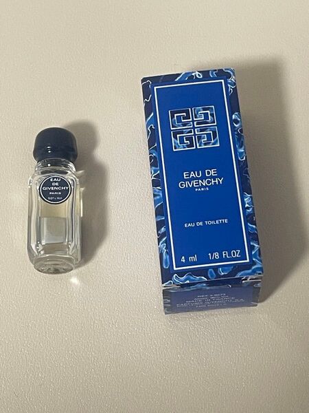 GIVENCHY EAU DE GIVENCHY PARIS ミニ香水 4ml