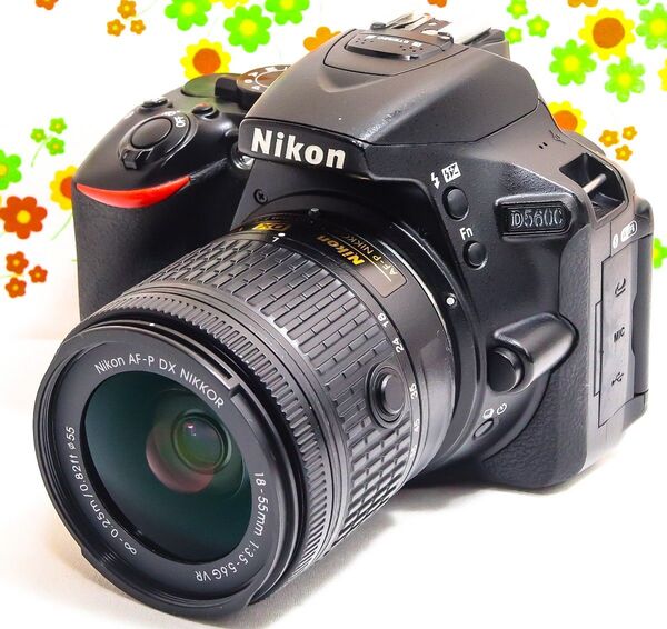 ニコン Nikon D5600☆スマホに転送☆高性能一眼レフ☆自撮り可能!