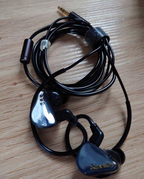 QDC SUPERIOR 有線イヤホン