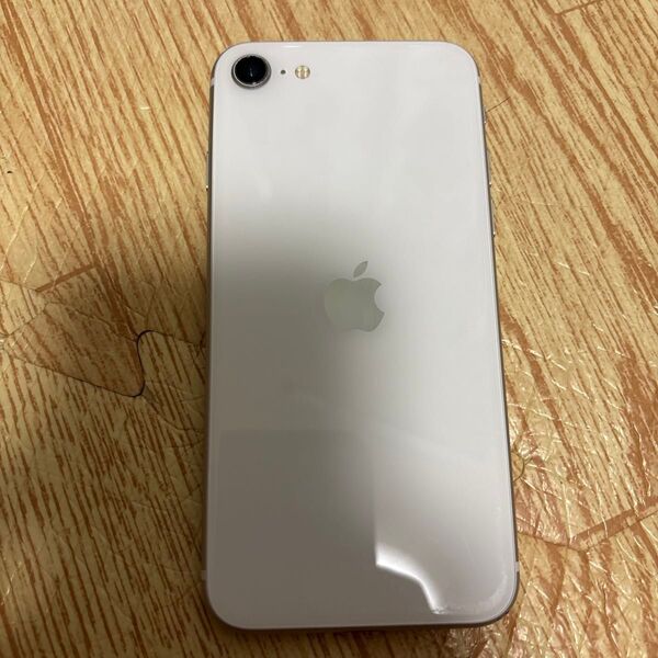 第2世代】iPhoneSE 64GB ホワイト MHGQ3J/A A2296 docomo ドコモ simロック解除品 89%