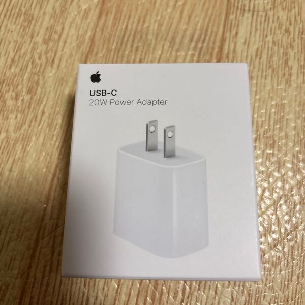 ②新品未使用 箱付き アップル 純正 Apple USB-C 電源 A2305 20W PD ACアダプタ 充電器 iPhone