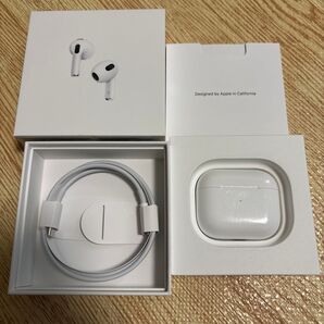 美品 箱付き Apple AirPods MME73J/A 第3世代 ワイヤレス イヤホン アップル エアポッズ 中古