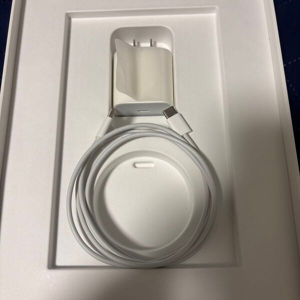 iPad 付属品③ 1個 新品未使用 アップル 純正 Apple USB-C 電源アダプター 純正usb-Cケーブル1m
