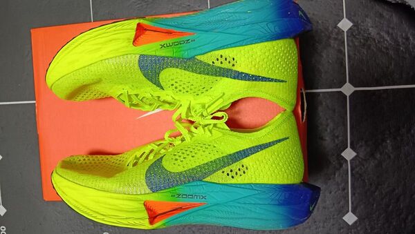 NIKE ナイキ ヴェイパーフライ3 27.5cm