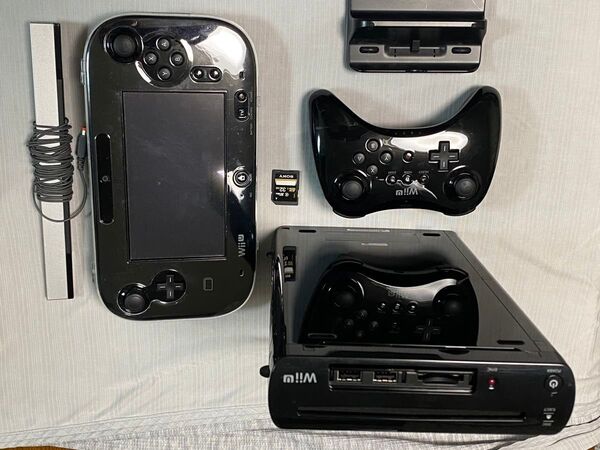 Nintendo ニンテンドー WiiU本体一式 ソフト付き モデムアダプター?あり コントローラーあり 任天堂