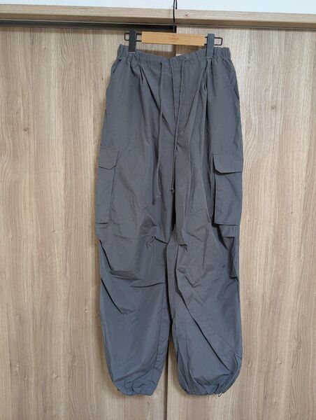 【美品】GUパラシュートパンツ グレー 裾絞りデザイン