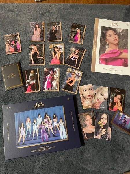 FEEL SPECIAL (8TH MINI ALBUM) (輸入盤)