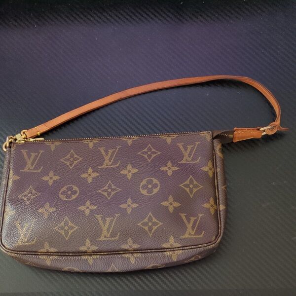 LOUIS VUITTON ルイヴィトン アクセソワール モノグラム ポーチ
