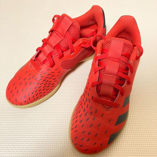 ★最終値下げ★ adidas インドアトレーニングシューズ 21.5センチ キッズ プレデター