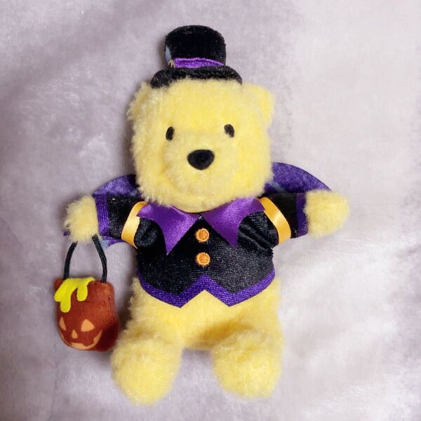 ディズニー プーさん ハロウィン ぬいぐるみバッジ 2024