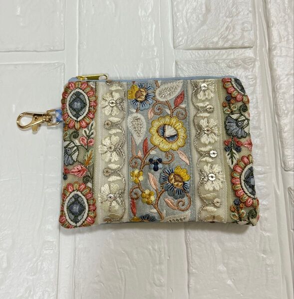 new ② インド刺繍リボン フェイクレザー ミニポーチ コインポーチ 小物入れ 小銭入れ ハンドメイド 大人可愛い