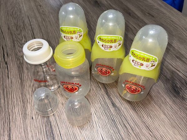 哺乳瓶 ピジョン1個&アンパンマン4個(3つは新品未使用)