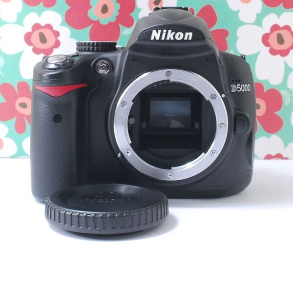 ★極上品★NIKON D5000ボディ★一眼レフカメラ★